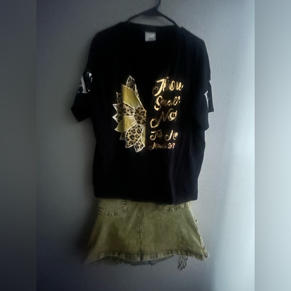 Black Graphic Tee with Gold and Leopard Print
